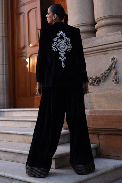 Misk Suit